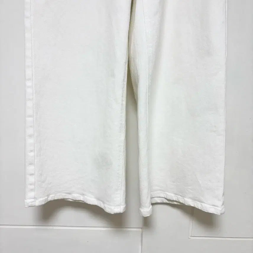 [SOLD OUT] 마레몬떼 화이트 와이드 데님 팬츠