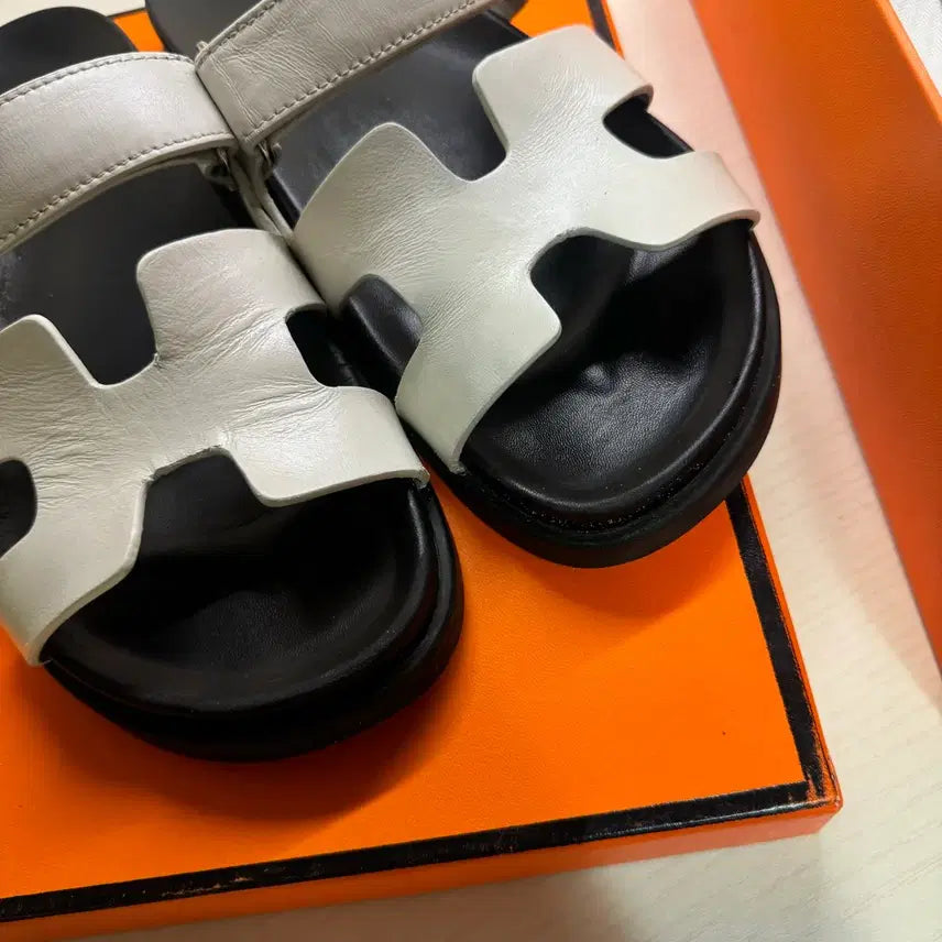 [SOLD OUT] [정품 , 42사이즈] 에르메스 시프레 샌들 화이트