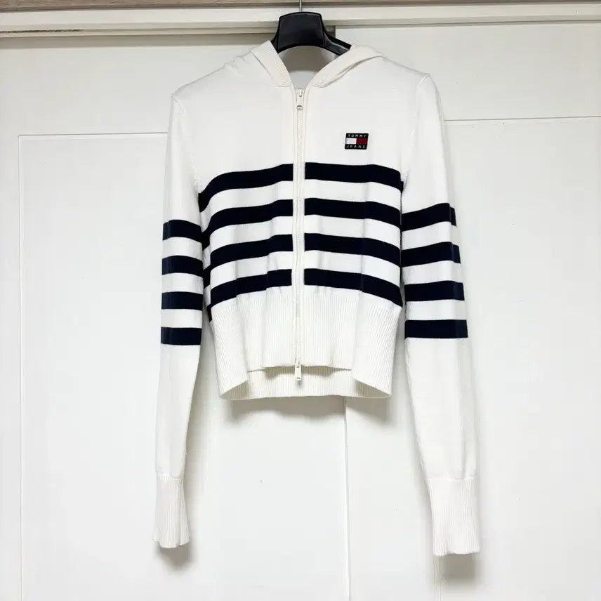 [SOLD OUT] 타미진스 장원영 니트 후드집업 타미힐피거