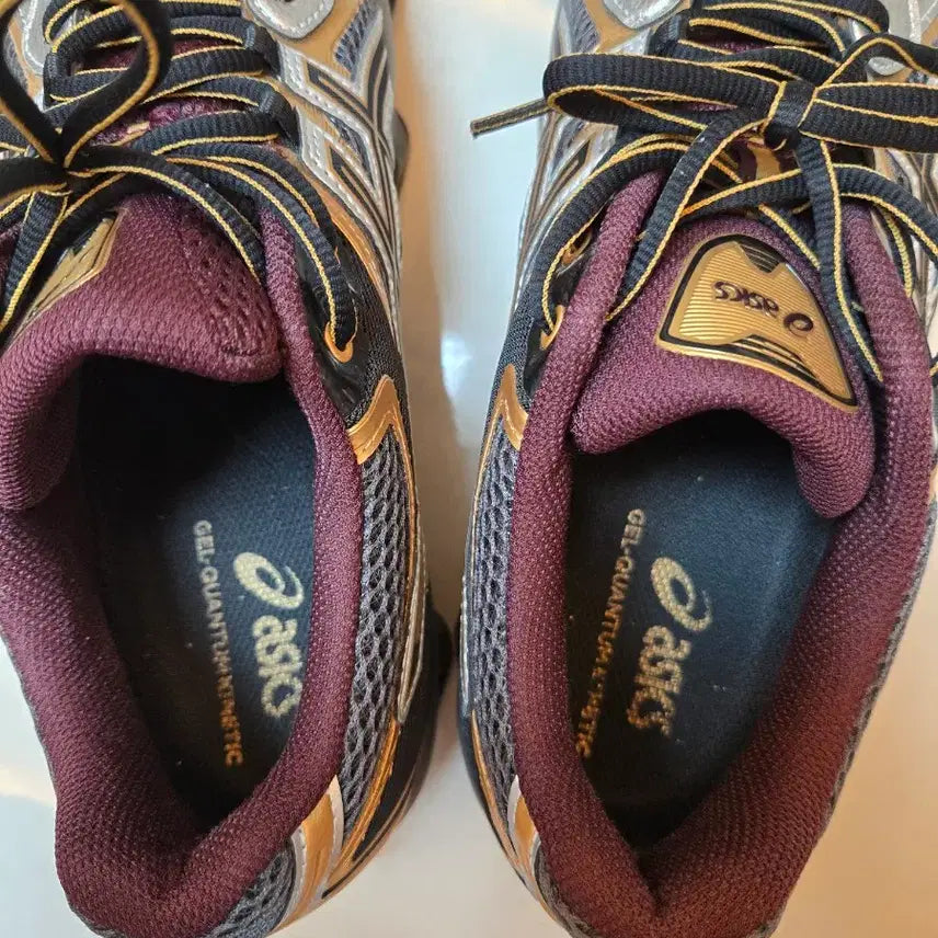 [BUNJANG] 아식스 젤 퀀텀 키네틱 카본 퓨어 골드 280사이즈 / (택포)아식스 젤 퀀텀 키네틱 카본 퓨어 골드 280사이즈