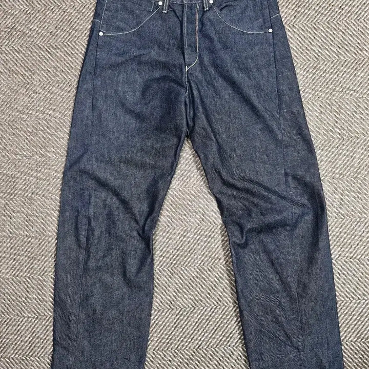 [SOLD OUT] 리바이스 엔지니어드진 32