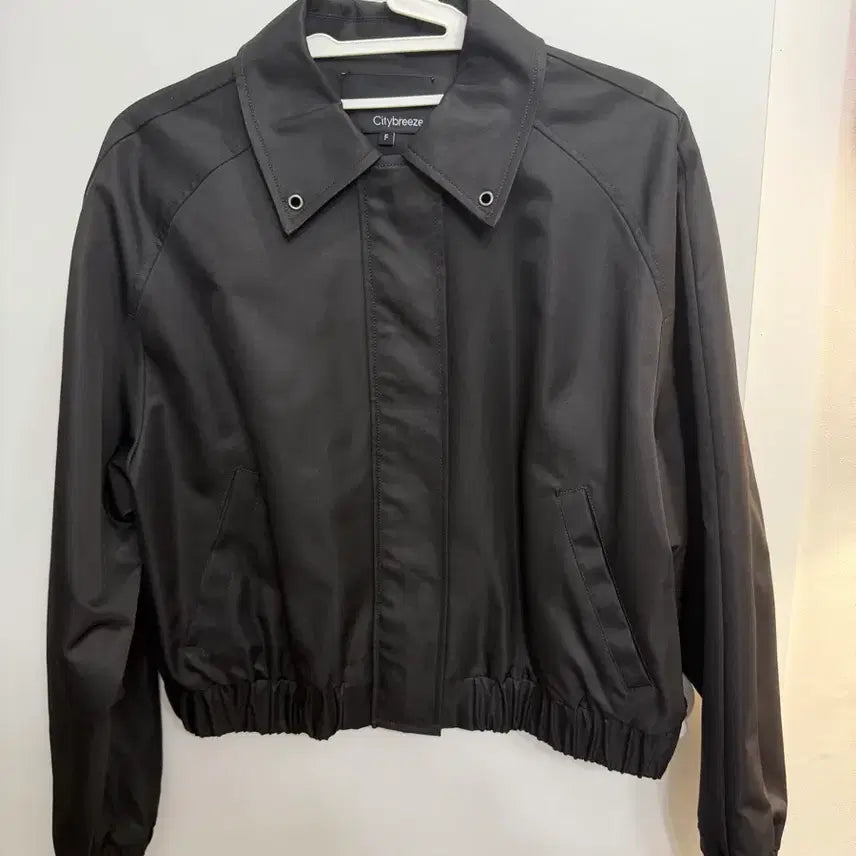 [SOLD OUT] 시티브리즈 아일렛 카라 점퍼 블랙