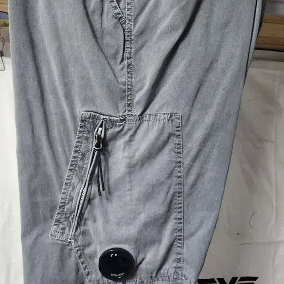 [SOLD OUT] CP 컴퍼니 카고 바지 그레이 36" 102cm