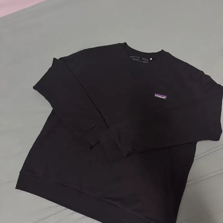 [BUNJANG] Patagonia Black Crewneck Sweatshirt / 파타고니아 블랙 맨투맨 티셔츠