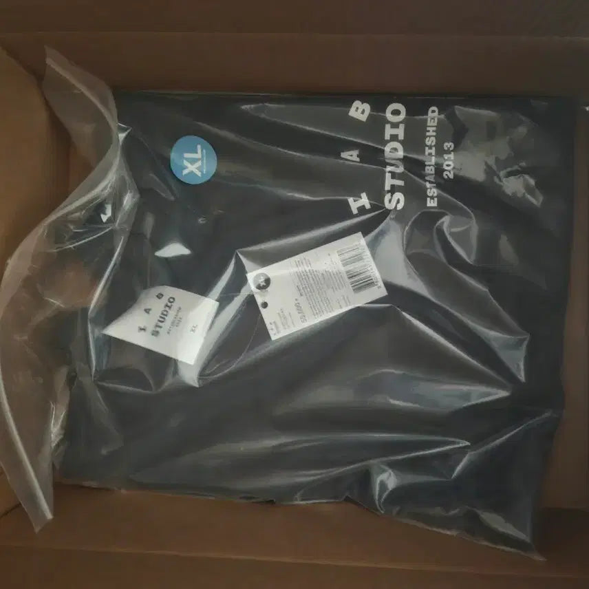 [SOLD OUT] IAB STUDIO 26시즌 차콜 티셔츠 XL