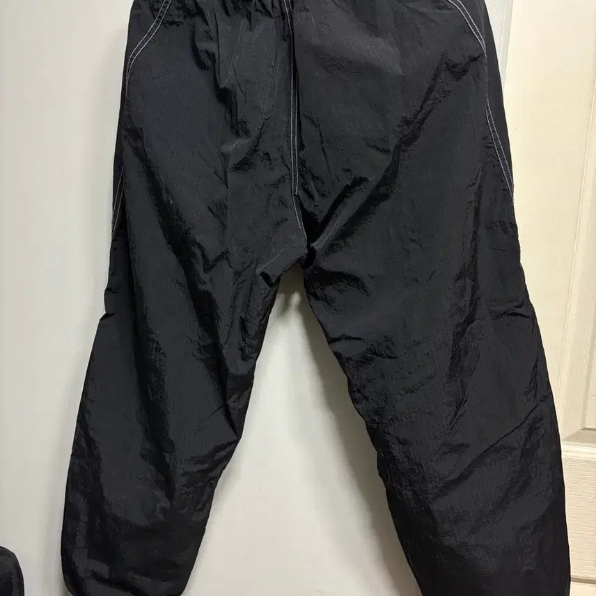 [SOLD OUT] 나이키 블랙 스티치 트랙 팬츠 상태 조아요