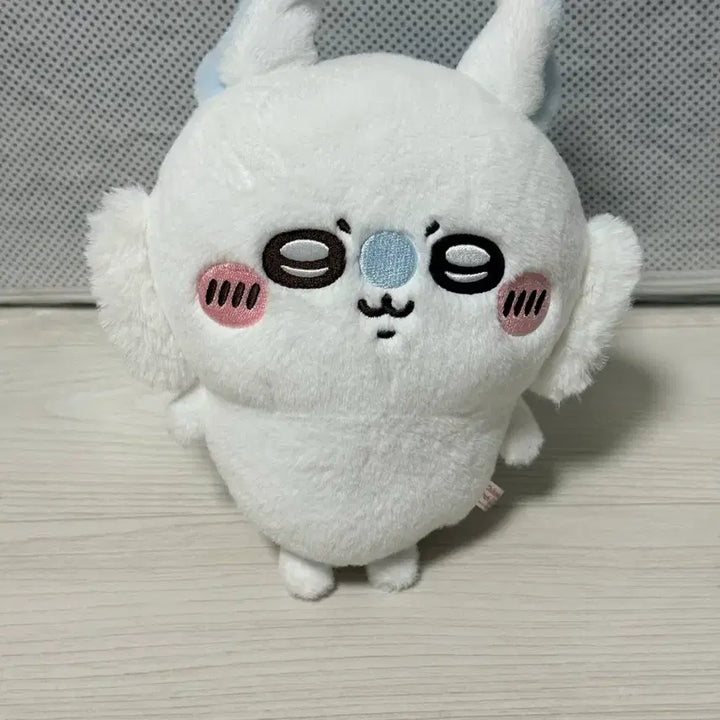 [BUNJANG] Chiikawa Momonga Plush Doll / 치이카와 파크 모몽가 인형