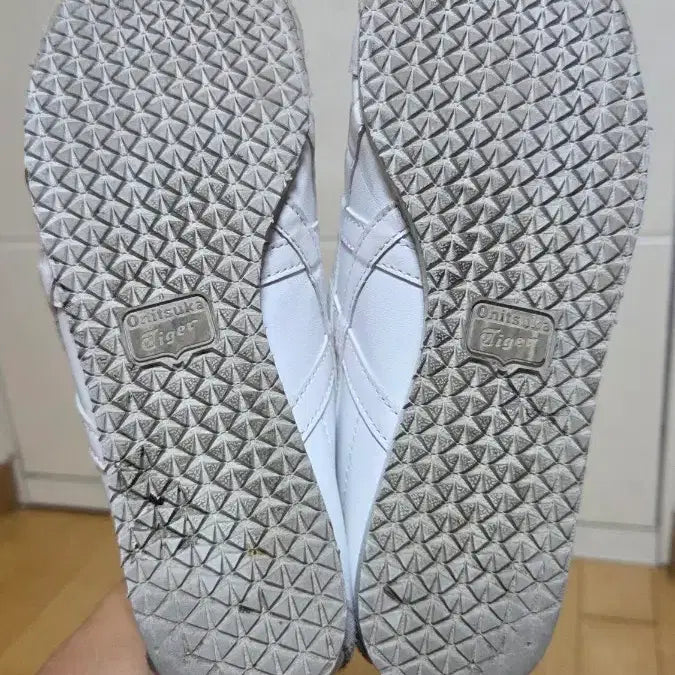 [SOLD OUT] 오니츠카 타이거 멕시코66 흰색 275