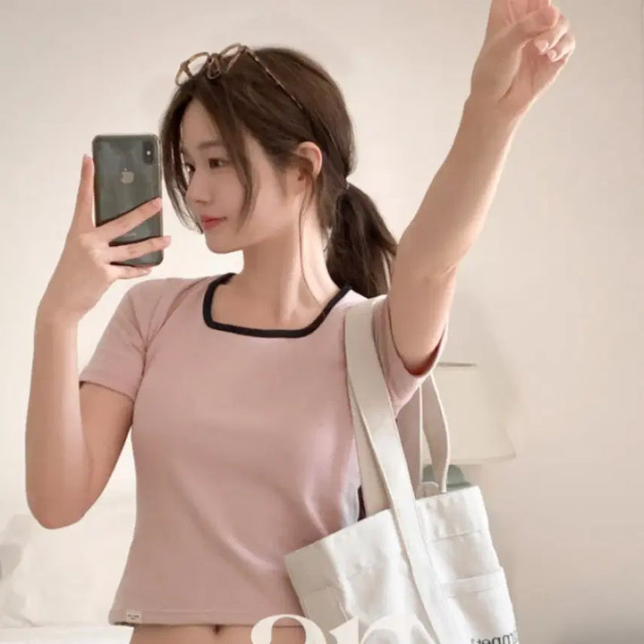 [SOLD OUT] 아뜨랑스 자체제작 고퀄 배색 스퀘어넥 라벨 포인트 티셔츠 일괄