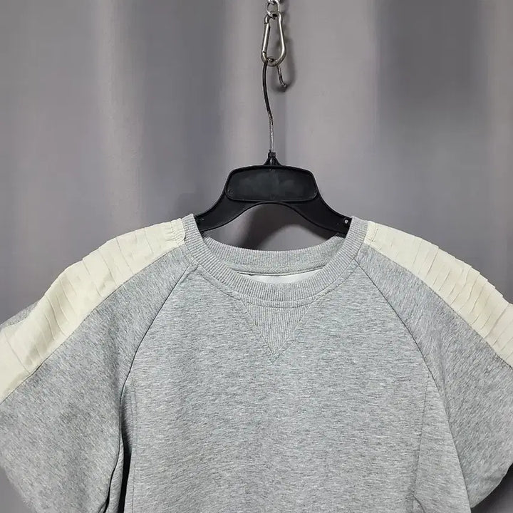 [SOLD OUT] 핀턱 포인트 볼륨소매 스트링 맨투맨