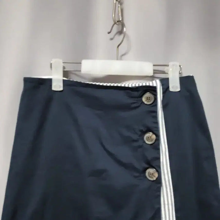 [SOLD OUT] 육육걸즈 스트라이프 배색 랩 스커트