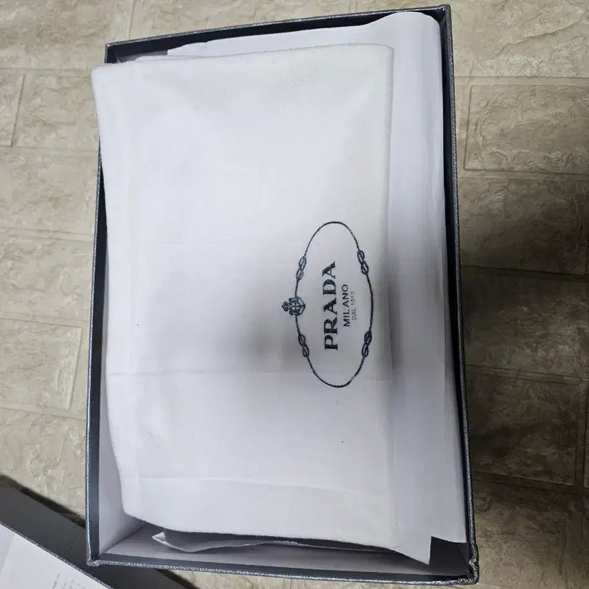 [SOLD OUT] 프라다 스니커즈