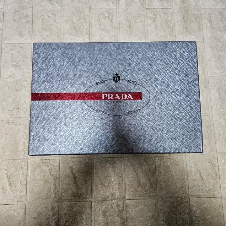 [SOLD OUT] 프라다 스니커즈