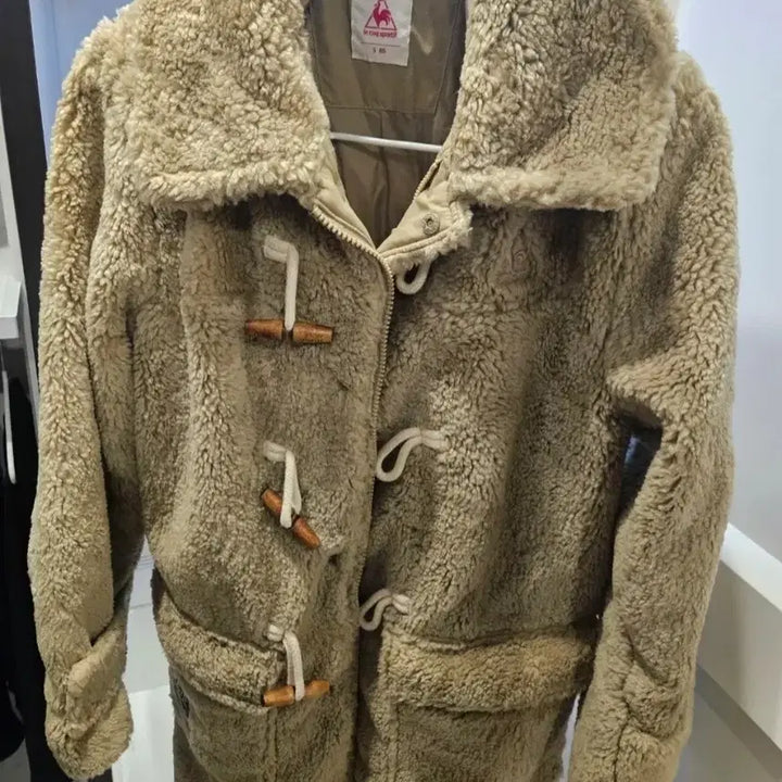 [BUNJANG] Le Coq Sportif Padded Duffle Coat / 르꼬끄 뽀글이 떡볶이 코트 (여고추리반 최예나 착용)