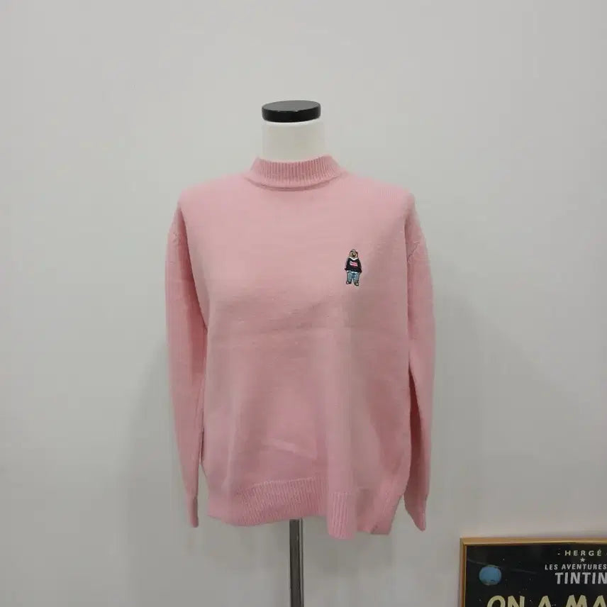 [BUNJANG] Brown Character Embroidered Knit Top / 브라운 캐릭터 자수 니트