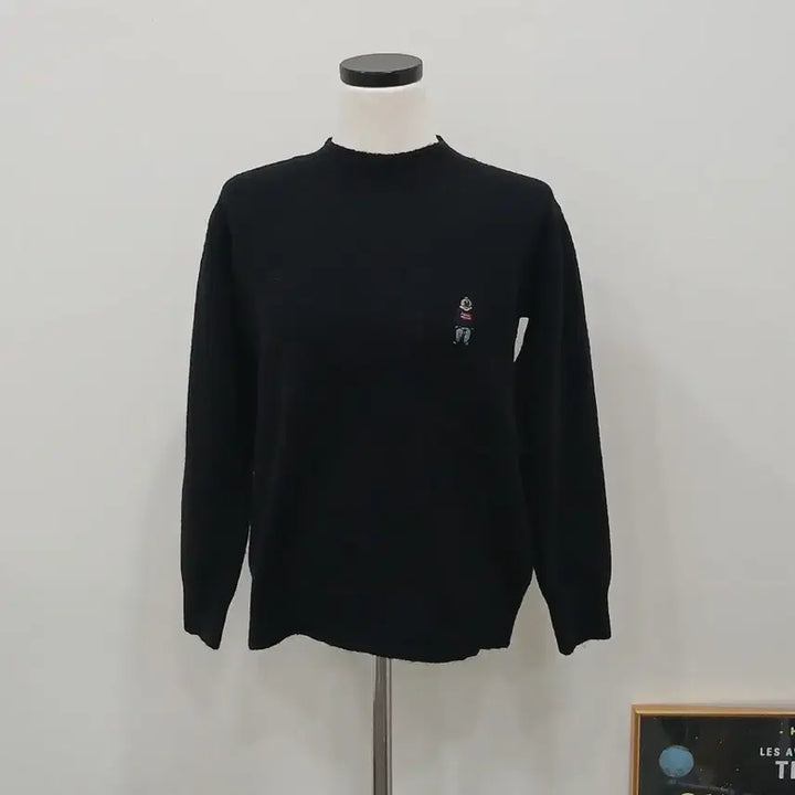 [BUNJANG] Brown Character Embroidered Knit Top / 브라운 캐릭터 자수 니트