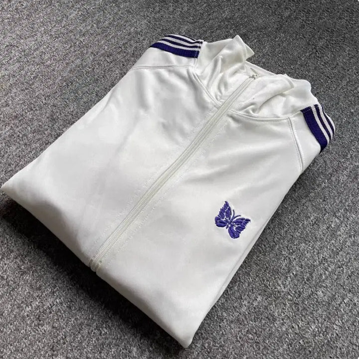 [SOLD OUT] 렛고 니들스 트랙자켓 아이스화이트 퍼플라인 XL 팝니다