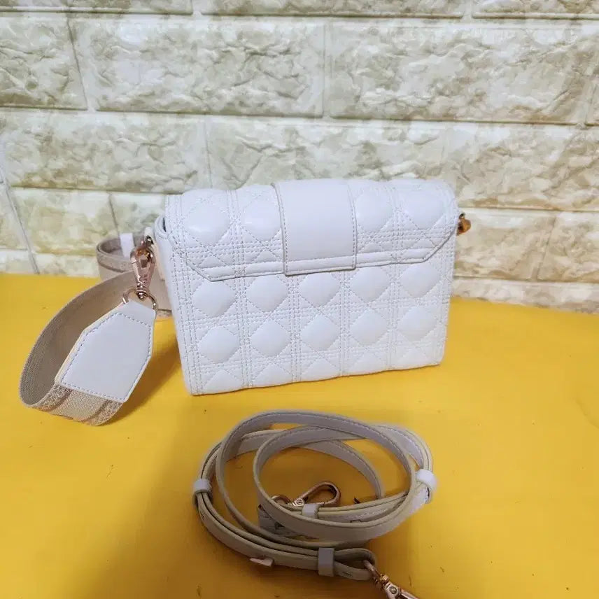 [BUNJANG] CARLYN Ivory Shoulder Bag / 칼린 CARLYN 가방 아이보리 숄더백