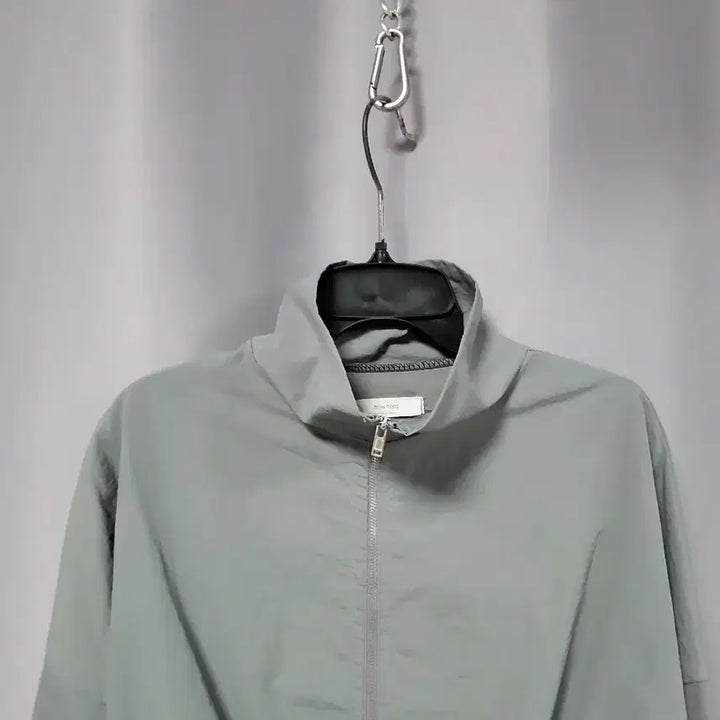 [SOLD OUT] 바스락 크롭 바람막이