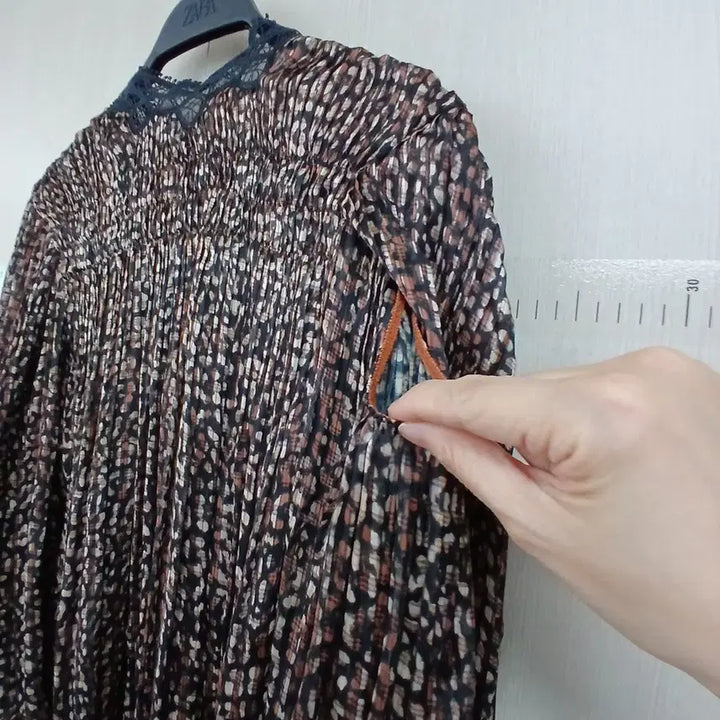 [BUNJANG] Time Pattern Lace Blouse / 타임 패턴 블라우스