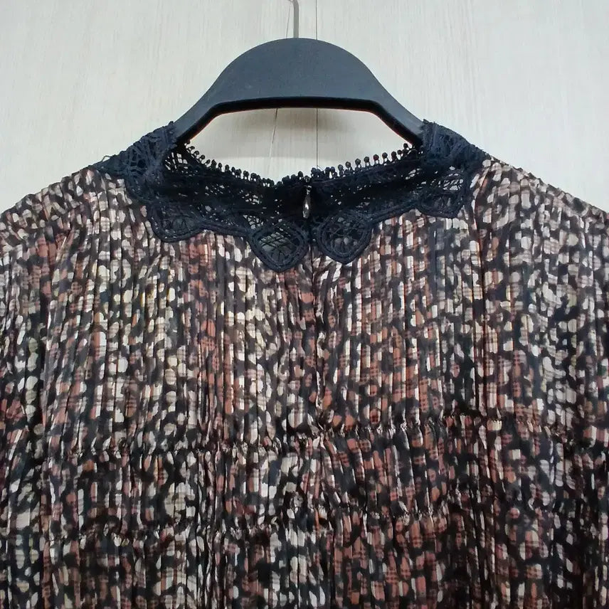 [BUNJANG] Time Pattern Lace Blouse / 타임 패턴 블라우스