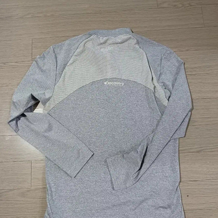 [SOLD OUT] 디스커버리 그레이 하프넥 긴팔 티셔츠95