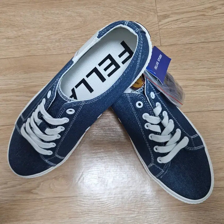 [BUNJANG] 새상품 FELLAS  스니커즈 싸이즈280  두 컬레 일괄 택포25000 / 새상품 FELLAS  스니커즈 싸이즈280  두 컬레 일괄 택포25000