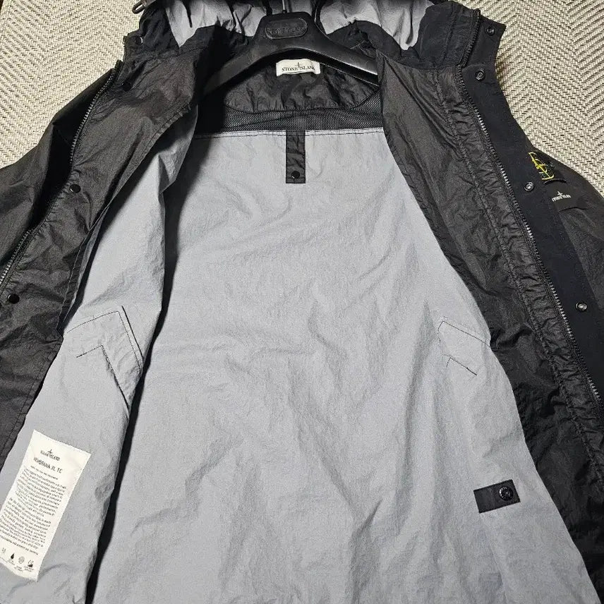 [SOLD OUT] 스톤아일랜드 멤브라나 3L TC 후드 자켓
