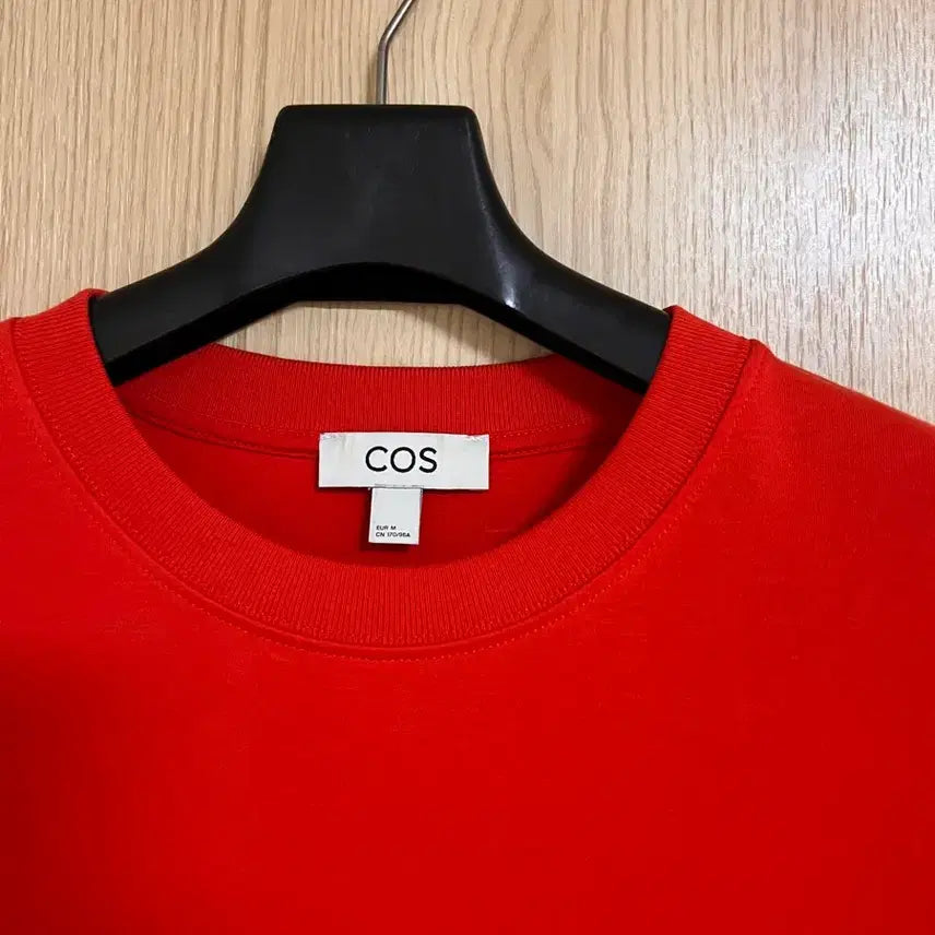 [SOLD OUT] COS 코스 반팔티셔츠 레드
