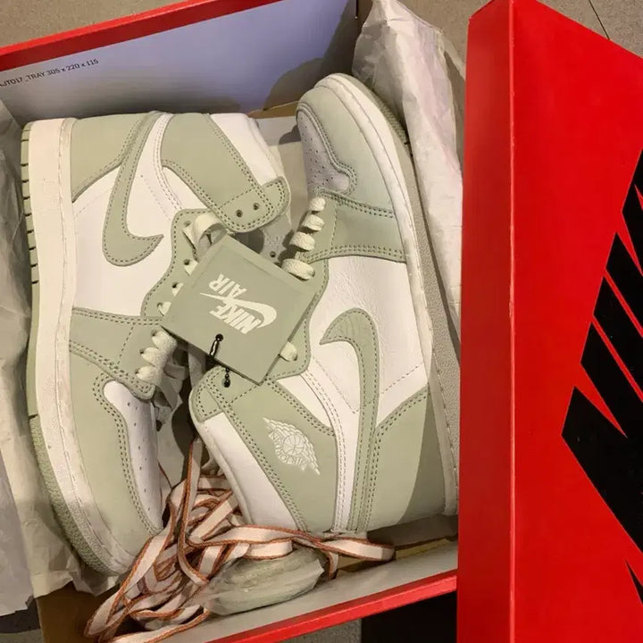 [BUNJANG] Nike Jordan 1 Retro High OG Seafoam Sneakers / 250 나이키 조던1 레트로 하이 OG 씨폼 마지막가격내림