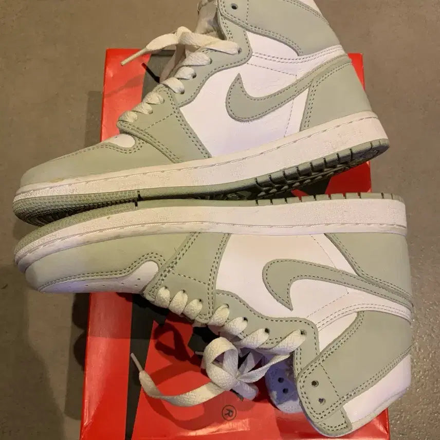 [BUNJANG] Nike Jordan 1 Retro High OG Seafoam Sneakers / 250 나이키 조던1 레트로 하이 OG 씨폼 마지막가격내림