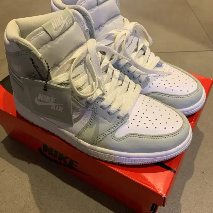 [BUNJANG] Nike Jordan 1 Retro High OG Seafoam Sneakers / 250 나이키 조던1 레트로 하이 OG 씨폼 마지막가격내림