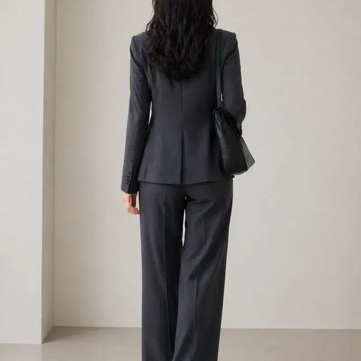[BUNJANG] Gogosing Semi-Wide Fit Tucked Slacks Grey M / 고고싱 핀턱 세미 와이드핏 슬랙스 회색(그레이) M 판매합니다.