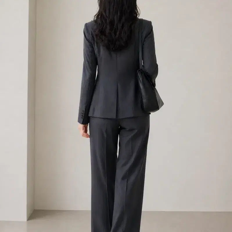[BUNJANG] Gogosing Semi-Wide Fit Tucked Slacks Grey M / 고고싱 핀턱 세미 와이드핏 슬랙스 회색(그레이) M 판매합니다.
