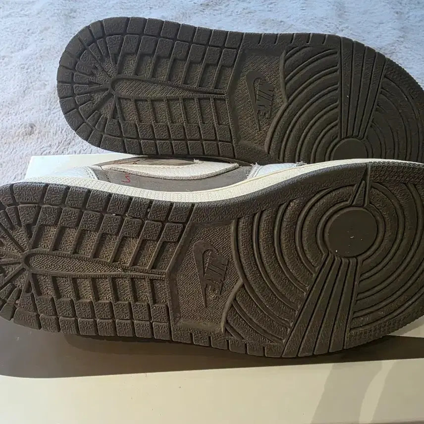 [BUNJANG] Nike Scott Jordan Reverse Mocha Sneakers / 스캇조던 리버스 모카 255