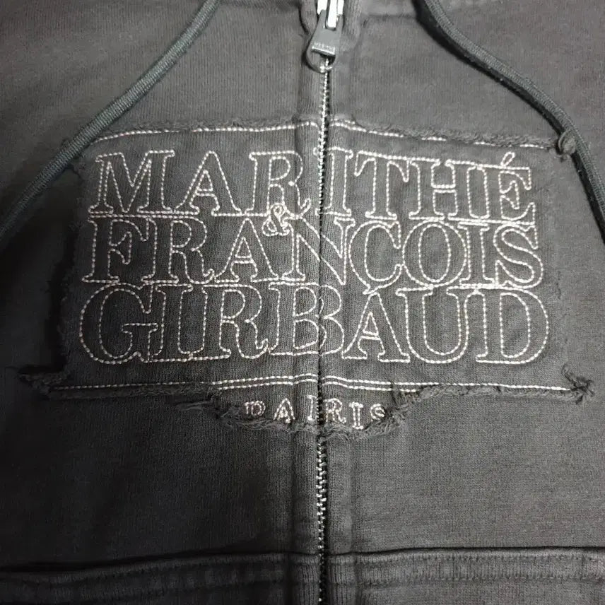 [BUNJANG] Marithe Francois Girbaud Seulgi Classic Logo Crop Hoodie Charcoal (M) / (슬기st) 마리떼프랑소와저버 클래식 로고 크롭 후드집업 차콜 (M)