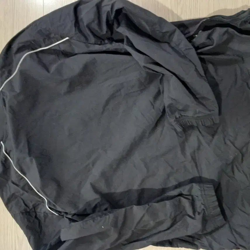 [SOLD OUT] 뉴발란스 블랙 바람막이 긴팔 티셔츠XL