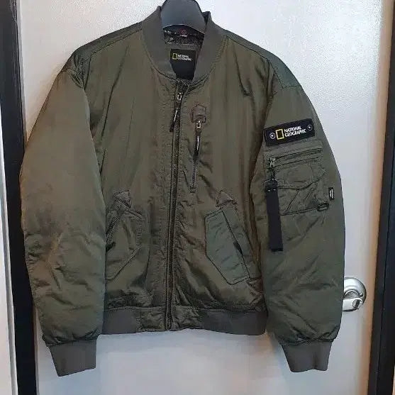 [BUNJANG] National Geographic Khaki Bomber Jacket 100 / 내셔널지오그래픽 카키 봄버 점퍼100