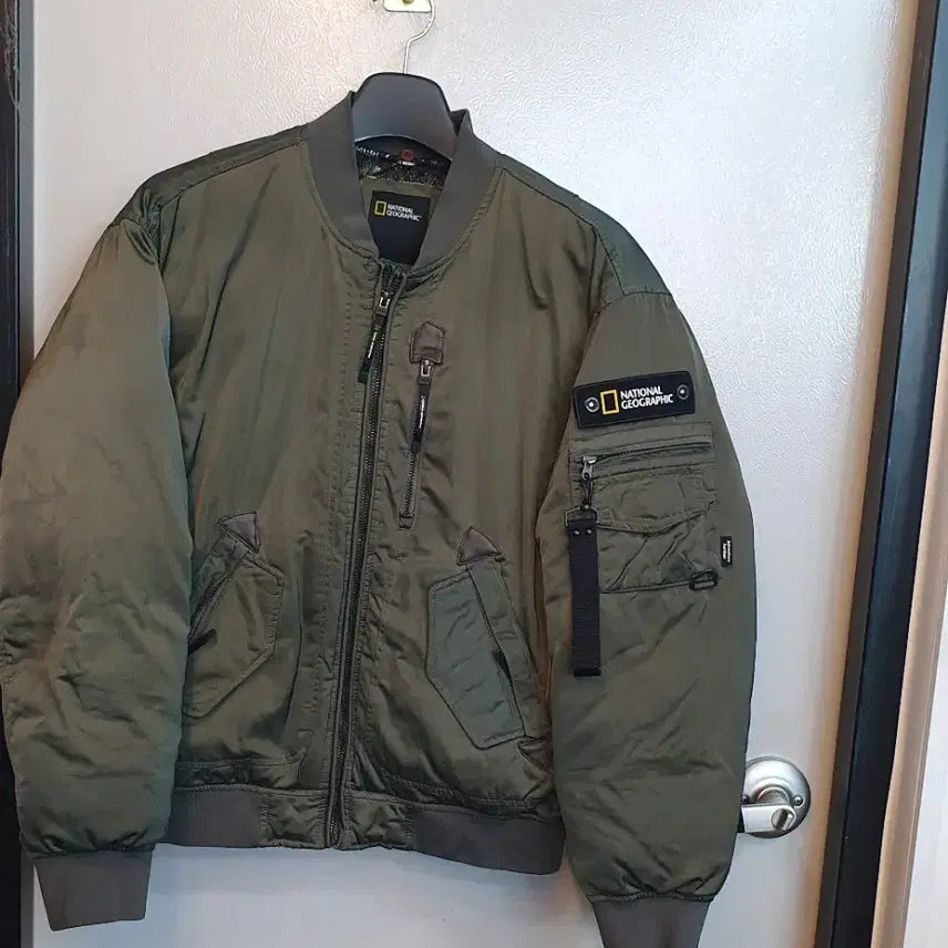 [BUNJANG] National Geographic Khaki Bomber Jacket 100 / 내셔널지오그래픽 카키 봄버 점퍼100