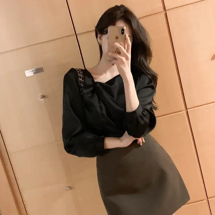 [BUNJANG] FromDayOne Rayzel Satin Twist Neck Blouse / 프롬데이원 레이젤 새틴 꼬임넥 블라우스