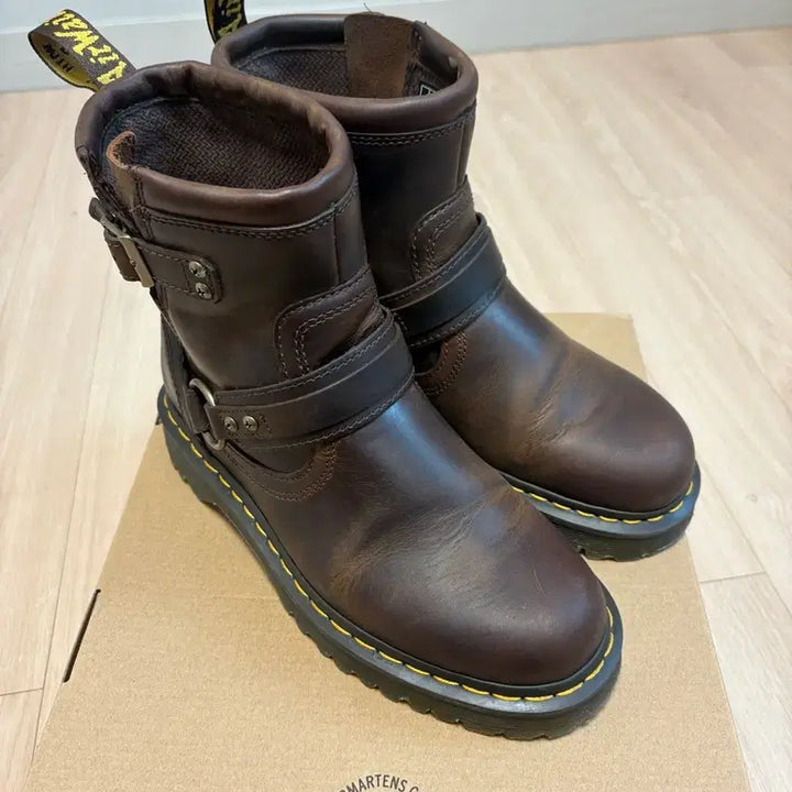 [BUNJANG] Dr. Martens Anniston Harness Ankle Boots (260) / 닥터마틴 애니스톤 하네스 앵클 부츠 260