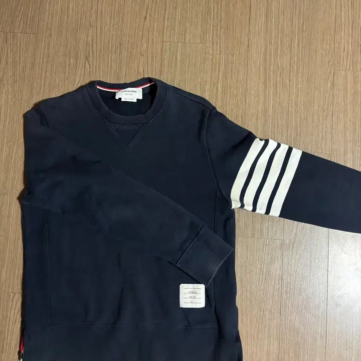 [SOLD OUT] 톰브라운 네이비 맨투맨 2사이즈