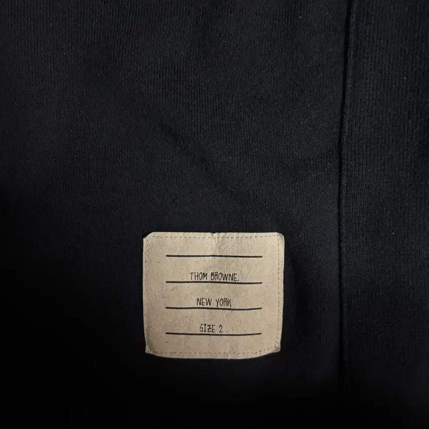 [SOLD OUT] 톰브라운 네이비 맨투맨 2사이즈