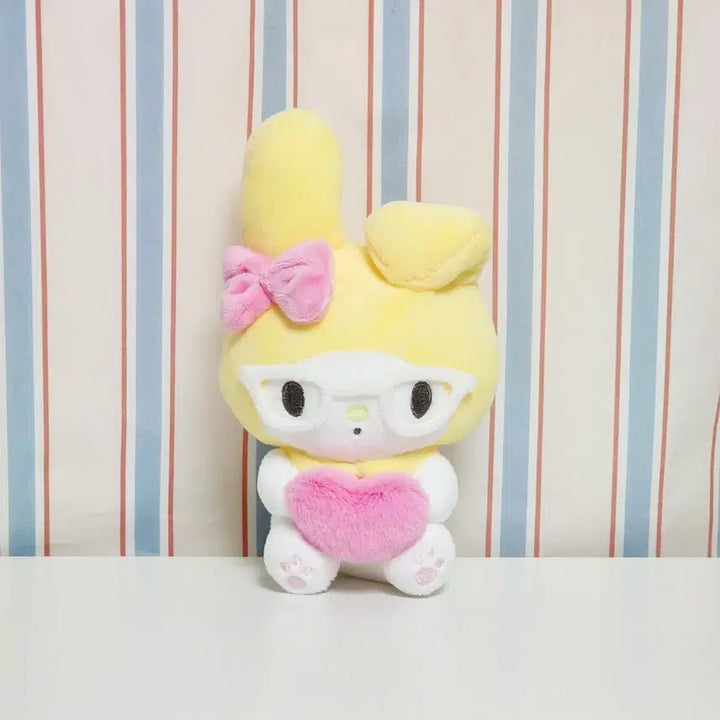 [BUNJANG] Sanrio My Melody 50th Anniversary Yellow Heart Keyring Doll / 새상품)안경 마이멜로디 50주년 옐로우 하트 키링 인형_산리오 누이 굿즈
