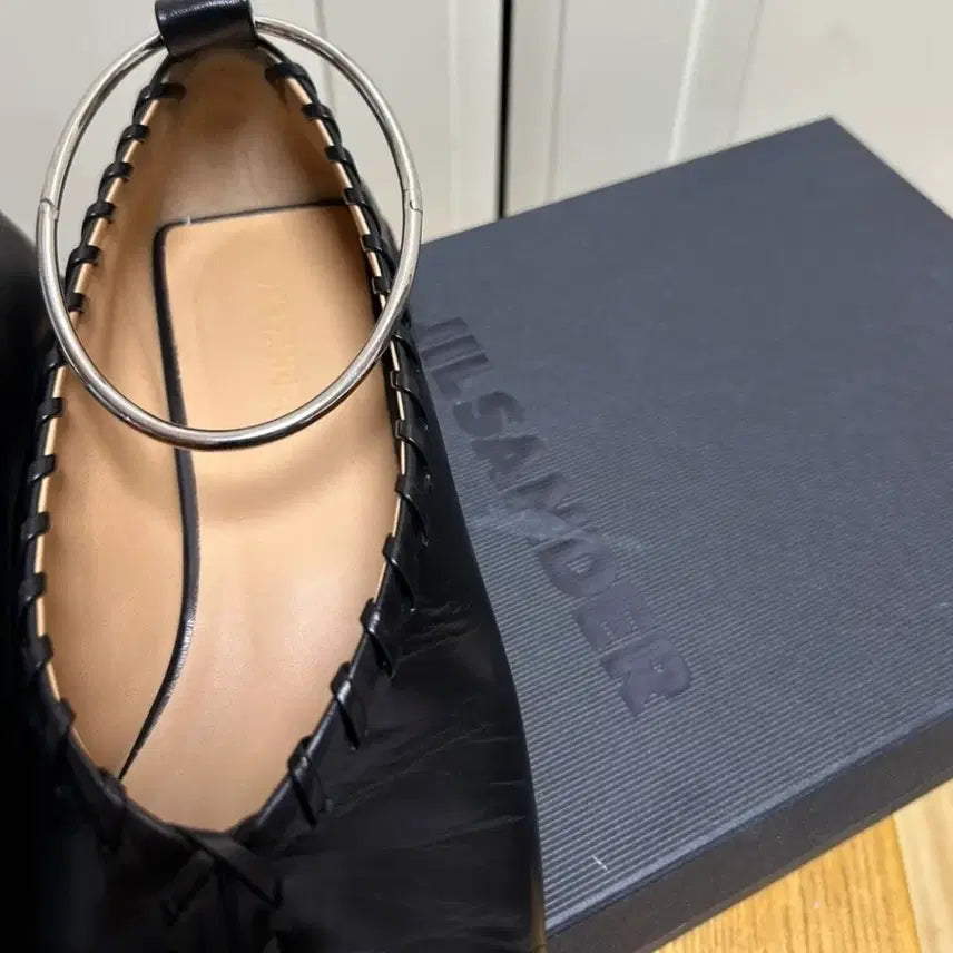 [BUNJANG] Jil Sander Whipped Stitch Ring Flat Shoes / 질샌더 휩스티치 링  플랫 블랙 37