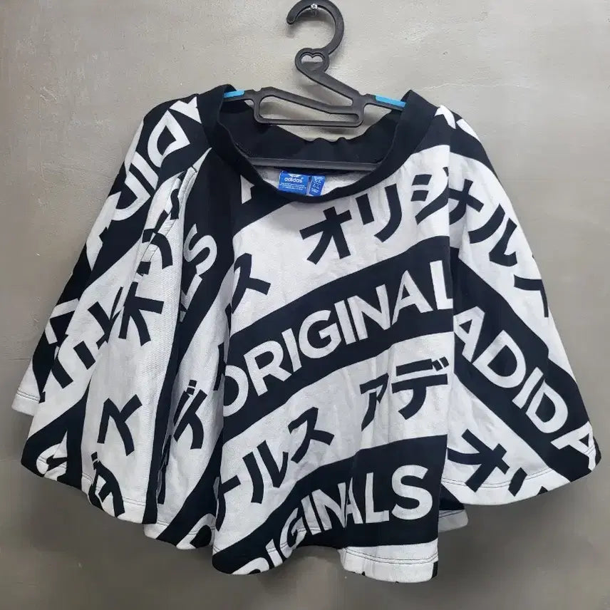 [BUNJANG] Adidas Originals Skirt - Black/White / 아디다스 오리지널 치마블랙/화이트