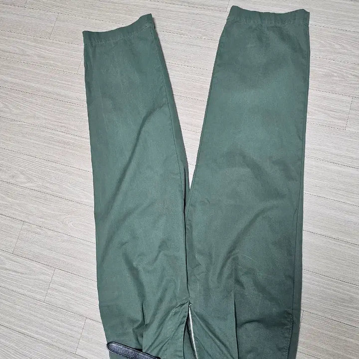 [BUNJANG] Thomas More Khaki Cotton Pants Size S / 토마스모어 카키색 바지 S