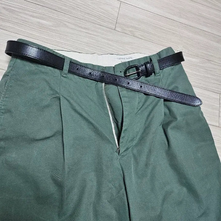 [BUNJANG] Thomas More Khaki Cotton Pants Size S / 토마스모어 카키색 바지 S