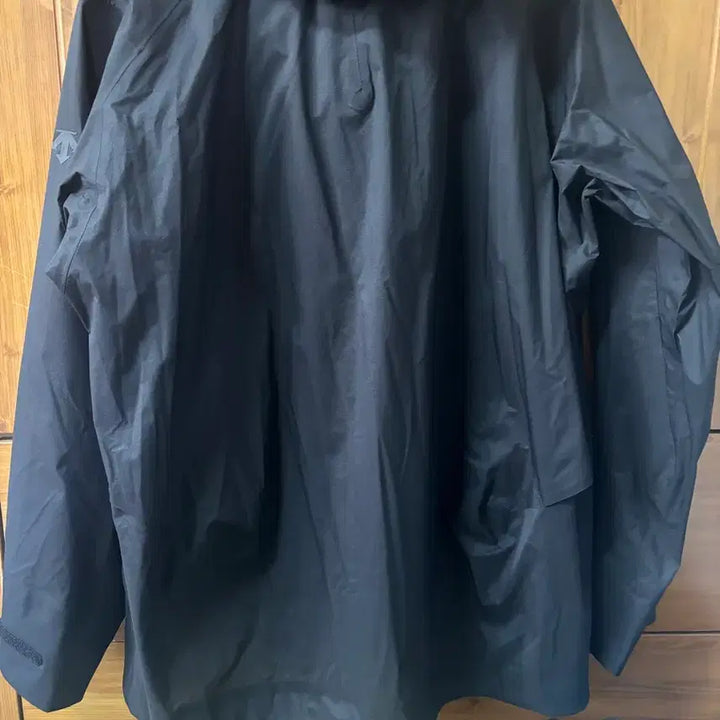 [BUNJANG] Descente Light Weight Shell Jacket Black / 데상트 라이트웨이트 쉘자켓 블랙