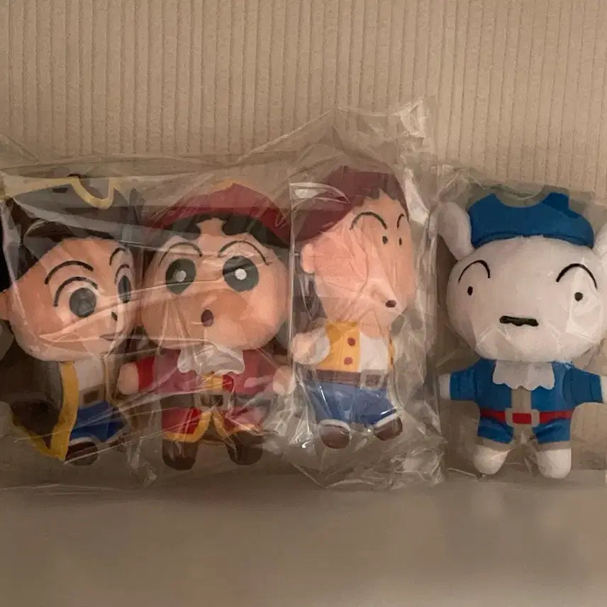 [BUNJANG] Crayon Shin-chan Pirate Doll Bundle Set / 해적 짱구 인형 세트 일괄